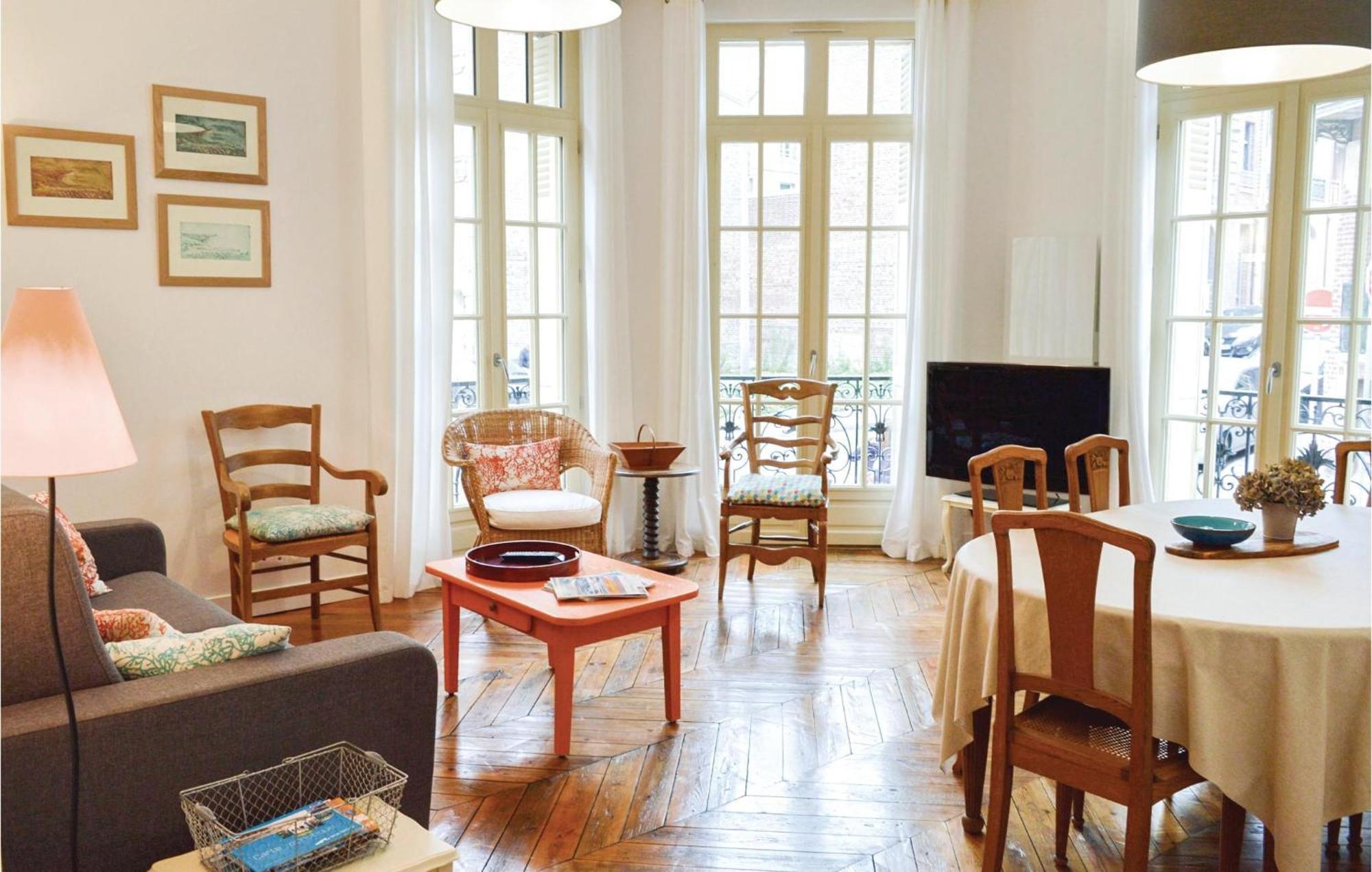 2 Bedroom Awesome Apartment In แม-เล-แบ็ง ภายนอก รูปภาพ